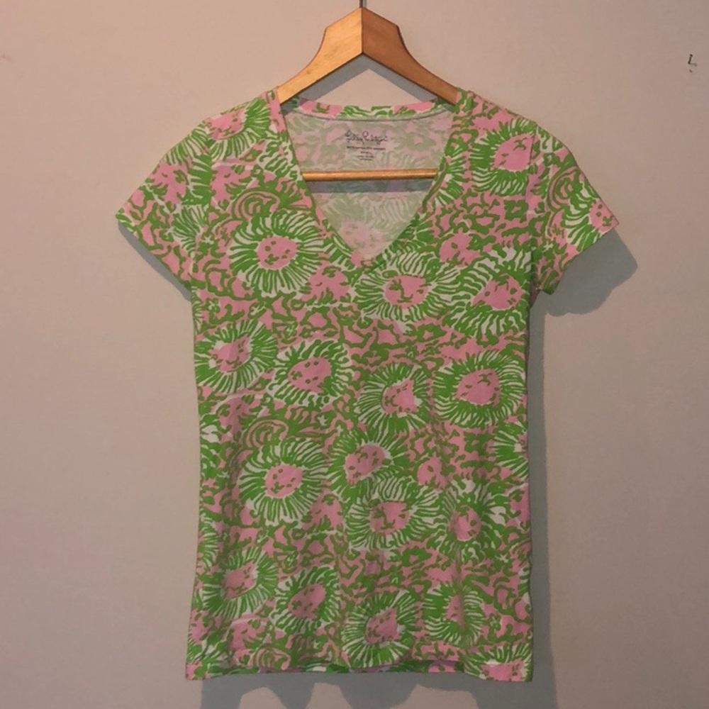 Lilly Pulitzer V-neck shirt
